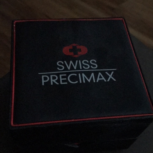 beautiful swarovski crystal and ceramic battery operated woman’s watch. - Picture 12 of 12